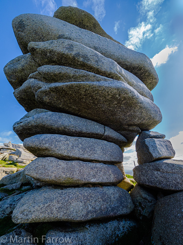 9272221 
 OLYMPUS DIGITAL CAMERA 
 Keywords: Bodmin Moor, Cheesewrings, Cornwall, Liskeard, autumn, rock stacks, sun