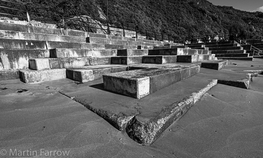 9292337 
 OLYMPUS DIGITAL CAMERA 
 Keywords: Cornwall, Liskeard, Looe, autumn, beach, boats, coast, sun